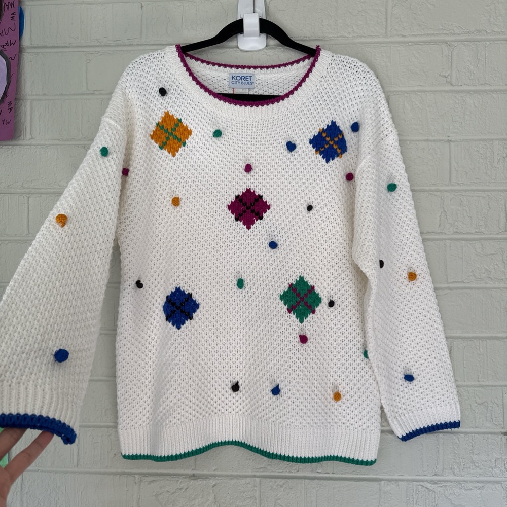 Koret White Sweater with Multicolor Accents